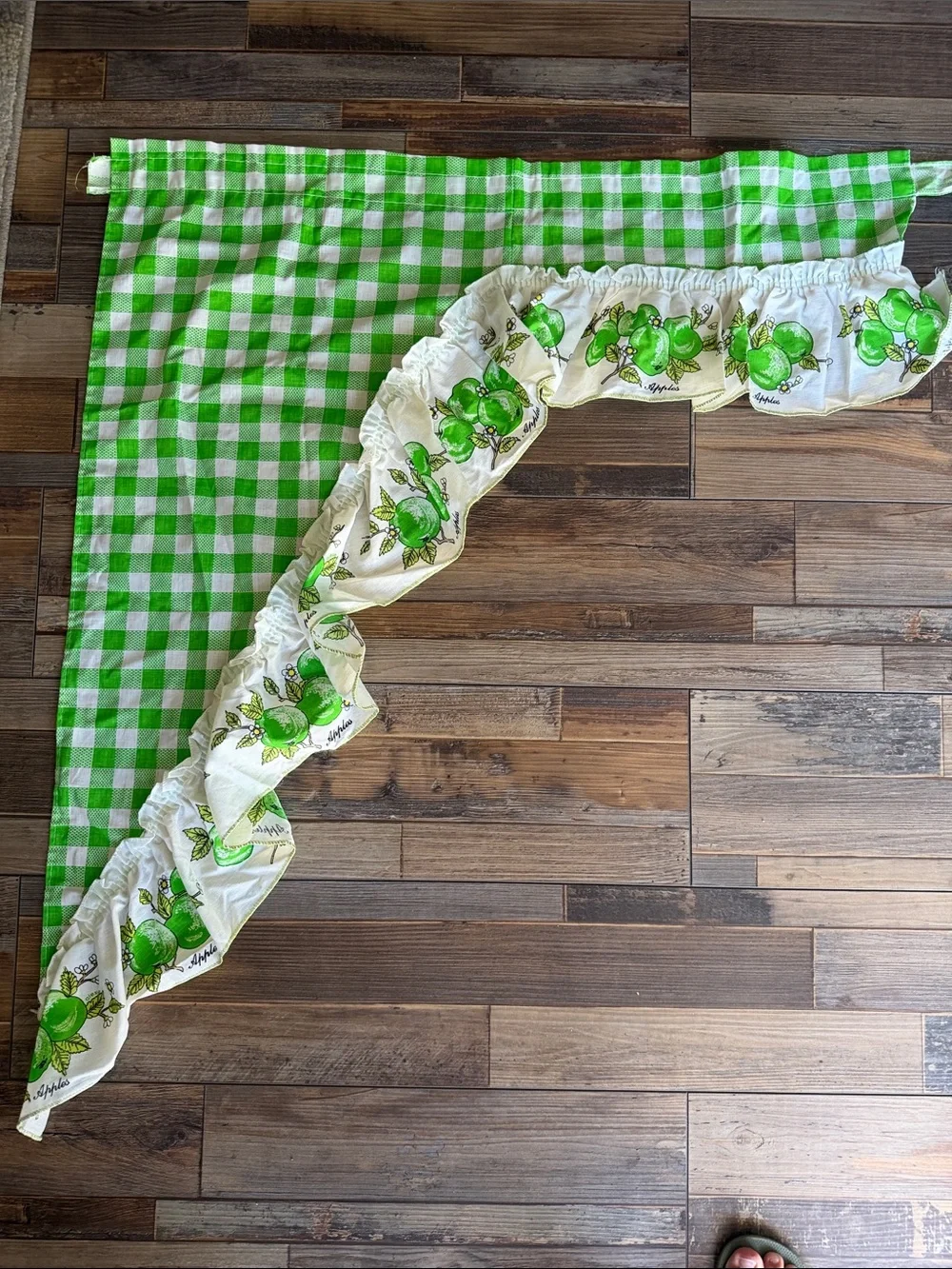 Vintage Green & White Gingham Green Apple Swag Curtain Valance Country Cottage